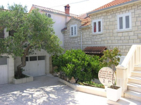  Apartments with a parking space Postira, Brac - 11494  Постира